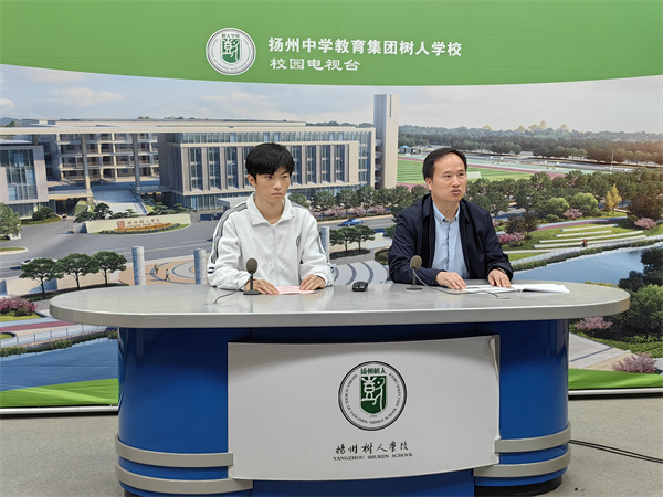 庄志武老师做学法指导.jpg 庄志武老师做学法指导.jpg