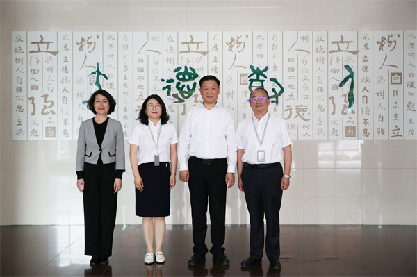 2024年6月6日，扬州市市长潘国强、副市长刘流来校视察.jpg