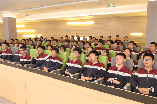 学生集体照1.jpg